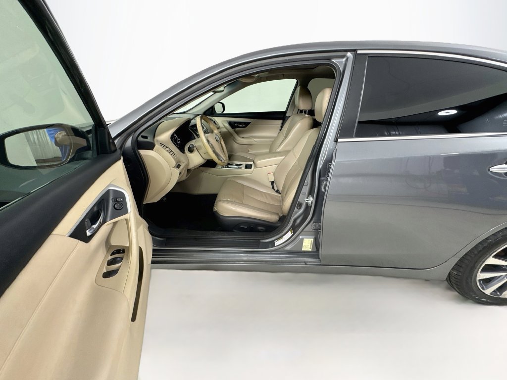 Used 2017 Nissan Altima 2.5 SL w/ 2.5 Technology Package FWD image 25