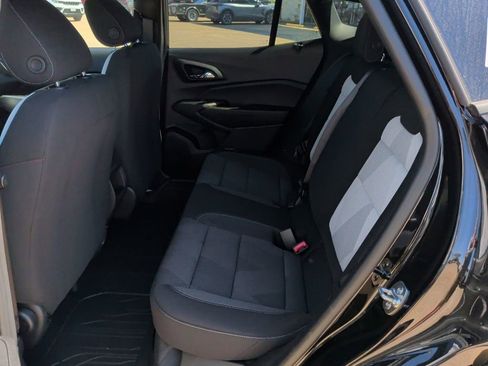 New 2026 Chevrolet Trax RS w/ Sunroof Package image 31