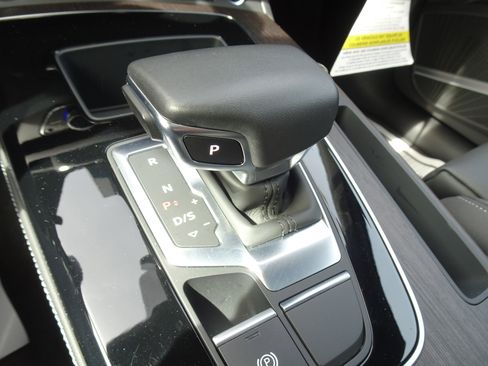 Certified 2023 Audi Q5 2.0T Premium Plus w/ Premium Plus Package AWD/4WD image 14