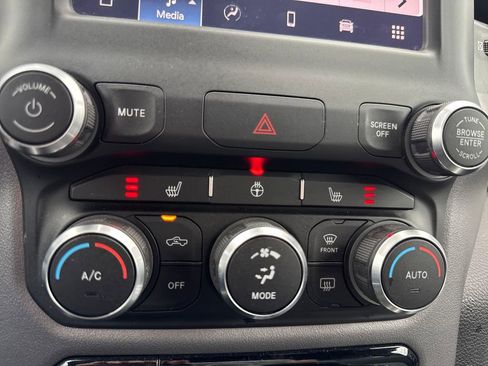 Certified 2022 RAM 1500 Big Horn image 38