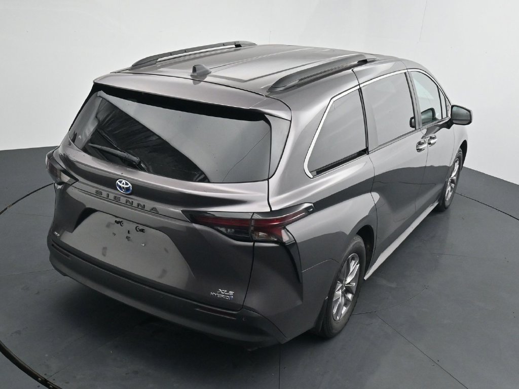 Used 2023 Toyota Sienna XLE w/ XLE Plus Package AWD/4WD image 15