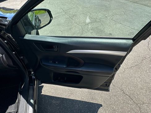 Used 2018 Toyota Highlander Plus w/ Protection Package #3 AWD/4WD image 36