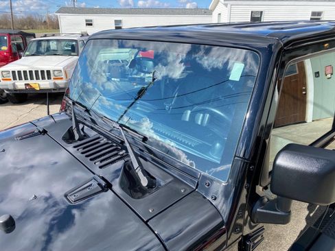 Used 2014 Jeep Wrangler Unlimited Sahara image 66