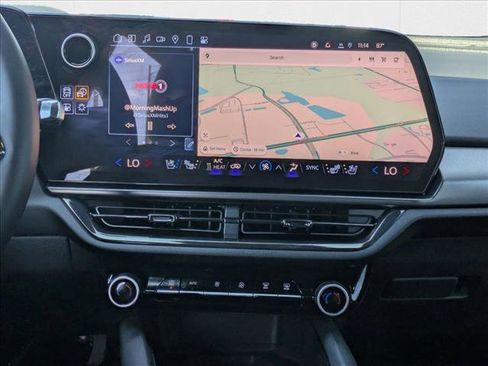 New 2025 Chevrolet Equinox EV RS image 13