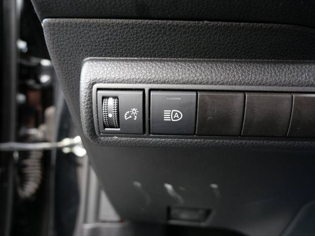 Certified 2025 Toyota Corolla LE FWD image 28