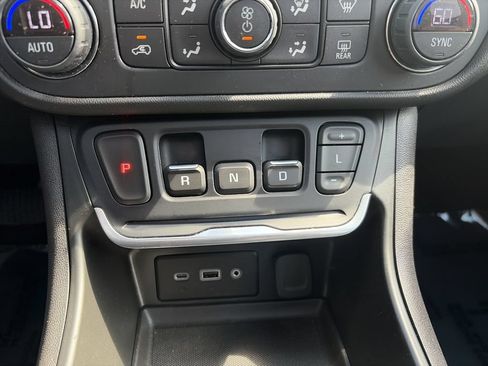Used 2019 GMC Terrain SLE w/ Driver Convenience Package FWD image 28