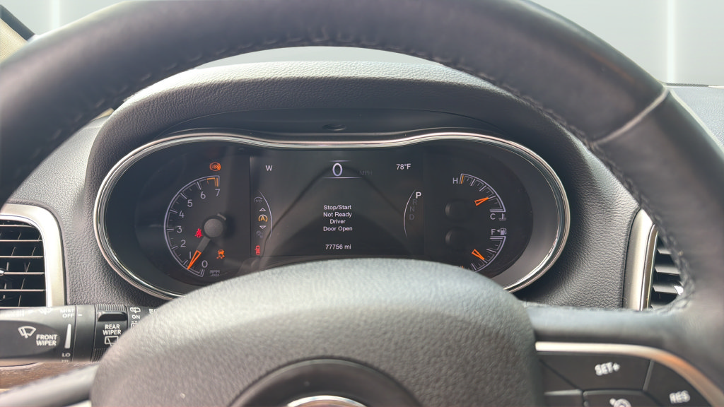 Used 2018 Jeep Grand Cherokee Laredo AWD/4WD image 17