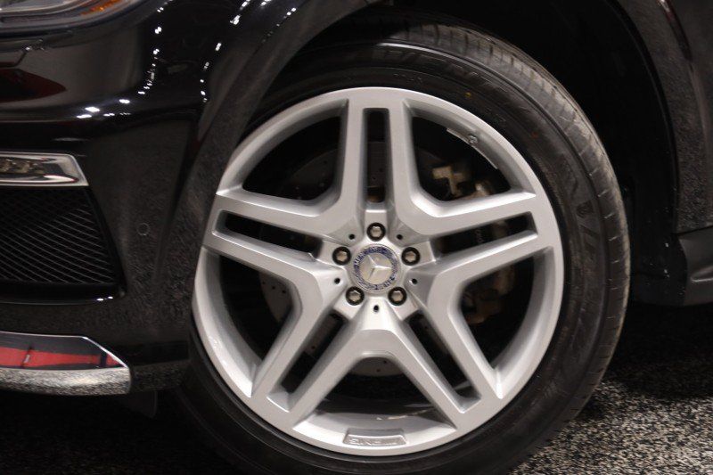 Used 2015 Mercedes-Benz GL 550 4MATIC image 21