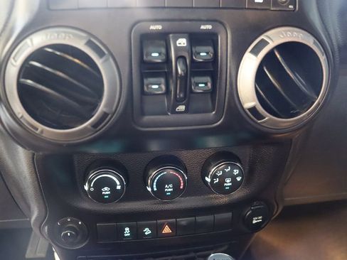 Used 2017 Jeep Wrangler Unlimited Sport w/ Quick Order Package 24S AWD/4WD image 45
