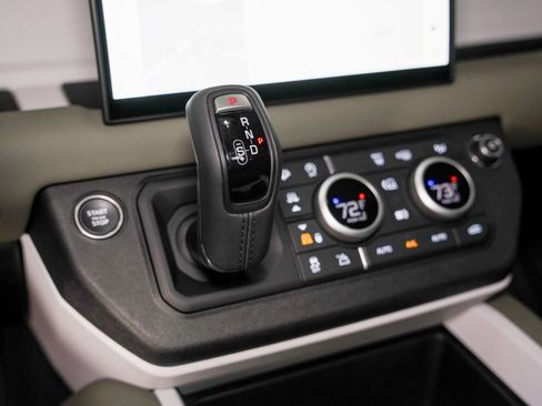 Used 2025 Land Rover Defender 110 X-Dynamic SE image 63