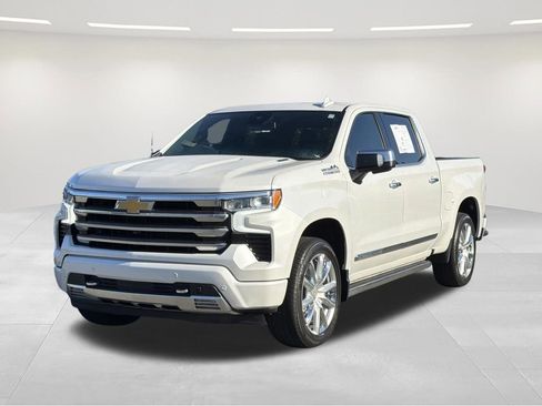 Used 2023 Chevrolet Silverado 1500 High Country w/ High Country Premium Package AWD/4WD image 1