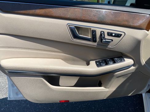 Used 2014 Mercedes-Benz E 350 4MATIC Sedan w/ Premium 1 Package image 11
