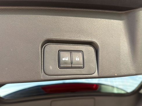 Used 2024 Nissan Rogue SV FWD image 9