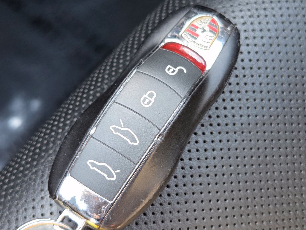 Used 2019 Porsche 718 Boxster RWD image 41