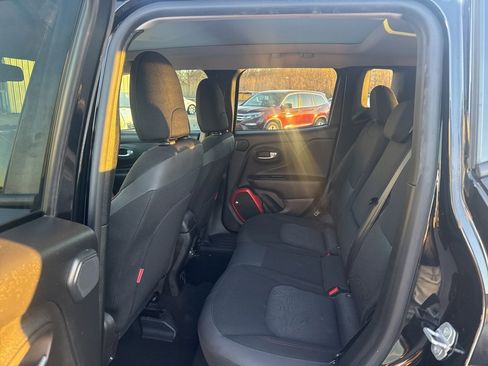 Used 2019 Jeep Renegade Trailhawk w/ LED Lighting Group image 27