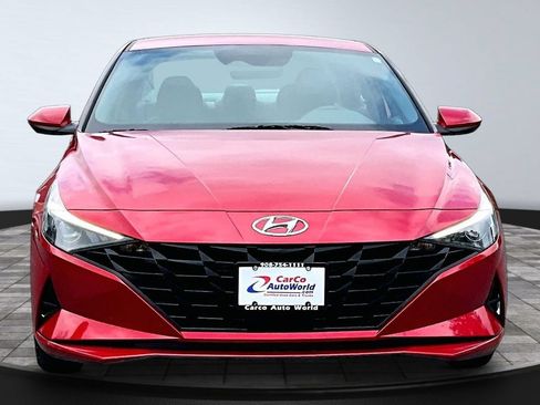 Used 2023 Hyundai Elantra SEL w/ Convenience Package FWD image 2