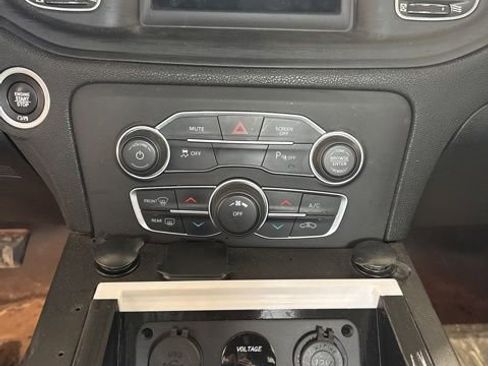 Used 2019 Dodge Charger Police w/ Street Appearance Group image 5