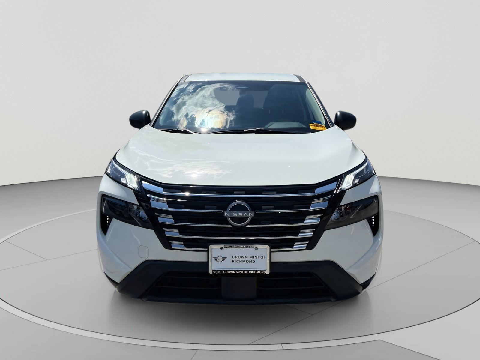 Used 2025 Nissan Rogue S AWD/4WD image 8