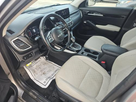 Used 2022 Kia Seltos SX w/ Sunroof Package AWD/4WD image 7