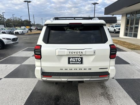 Used 2025 Toyota 4Runner Limited image 4