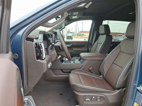 New 2026 GMC Sierra 2500 Denali w/ Denali Reserve Package image 9