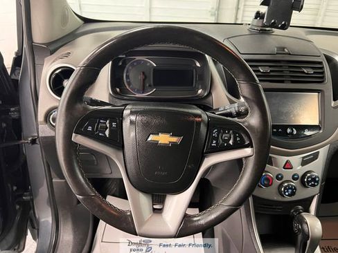 Used 2016 Chevrolet Trax LT w/ LT Convenience Package FWD image 34
