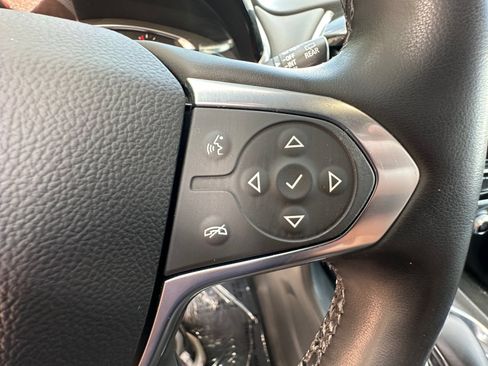 Used 2023 Chevrolet Traverse RS AWD/4WD image 22