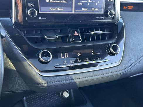 Used 2021 Toyota Corolla SE w/ Carpet Mat Package (TMS) image 24