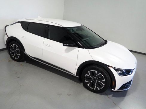 Used 2024 Kia EV6 Light RWD image 11