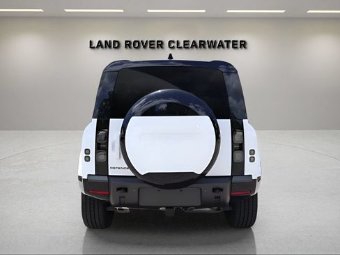 New 2026 Land Rover Defender 110 X-Dynamic SE AWD/4WD image 4