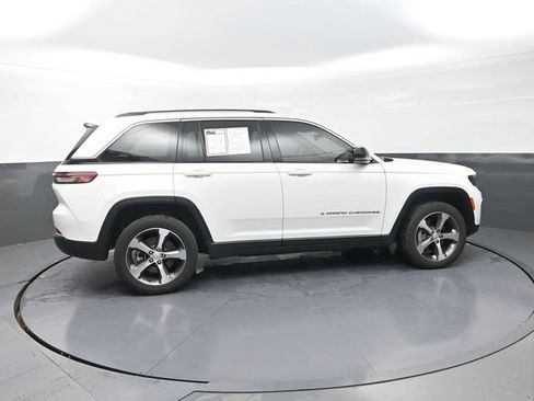 Used 2023 Jeep Grand Cherokee 4WD 4xe image 10