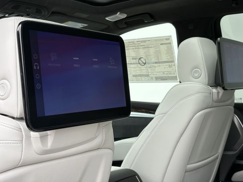 New 2026 Cadillac Escalade ESV Platinum Sport w/ LPO, ONYX Package AWD/4WD image 17