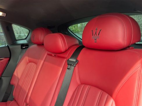 Used 2023 Maserati Levante Modena image 34