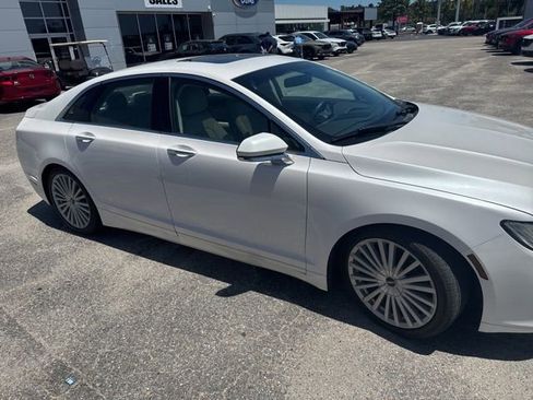 Used 2017 Lincoln MKZ Reserve FWD image 5