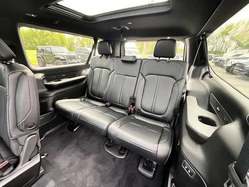 New 2026 Jeep Grand Wagoneer L Limited AWD/4WD image 38