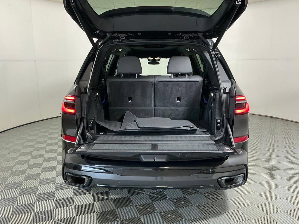 Certified 2024 BMW X7 xDrive40i w/ M Sport Package AWD/4WD image 31