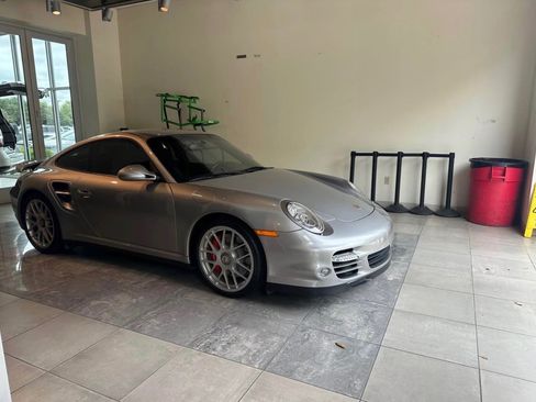 Used 2011 Porsche 911 4 Coupe image 2
