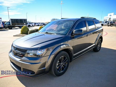 Used 2018 Dodge Journey SE w/ Popular Equipment Group image 3