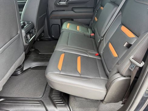 Used 2023 GMC Sierra 1500 AT4 w/ Technology Package AWD/4WD image 11