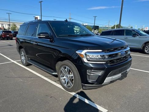 Used 2022 Ford Expedition Limited AWD/4WD image 1