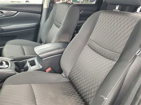 Used 2017 Nissan Rogue S image 13