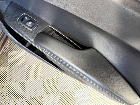 Used 2017 Chrysler 300 S RWD image 37