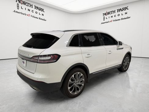 Used 2022 Lincoln Nautilus Reserve w/ Equipment Group 201A FWD image 5