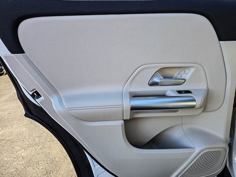 Used 2025 Mercedes-Benz GLA 250 4MATIC image 31