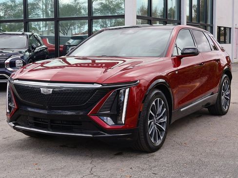 Used 2024 Cadillac Lyriq Sport RWD image 9