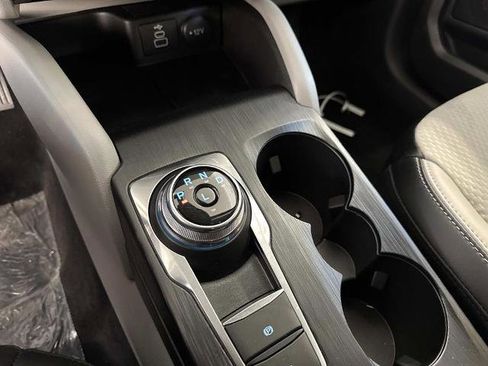 Certified 2025 Ford Escape SE image 21