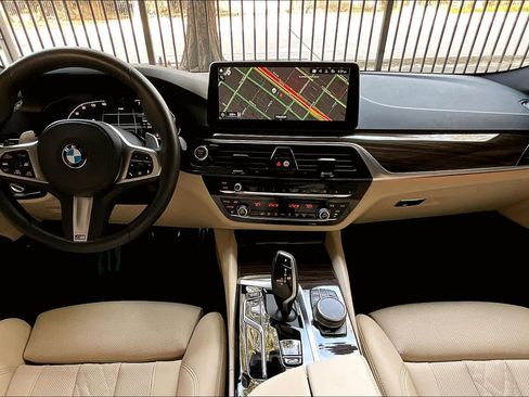 Used 2022 BMW 540i w/ M Sport Package image 14