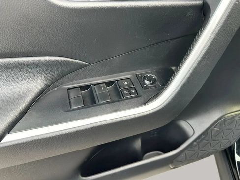 Used 2021 Toyota RAV4 XLE FWD image 14
