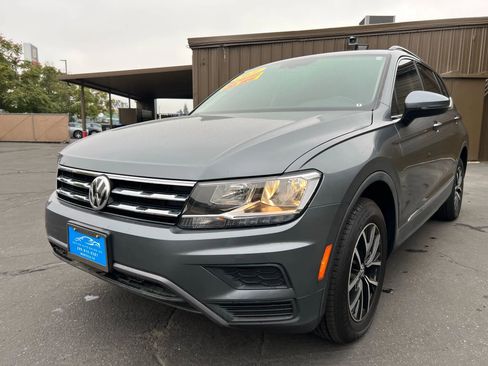 Used 2021 Volkswagen Tiguan SE image 8