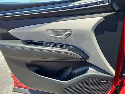 Certified 2023 Hyundai Tucson Limited AWD/4WD image 32